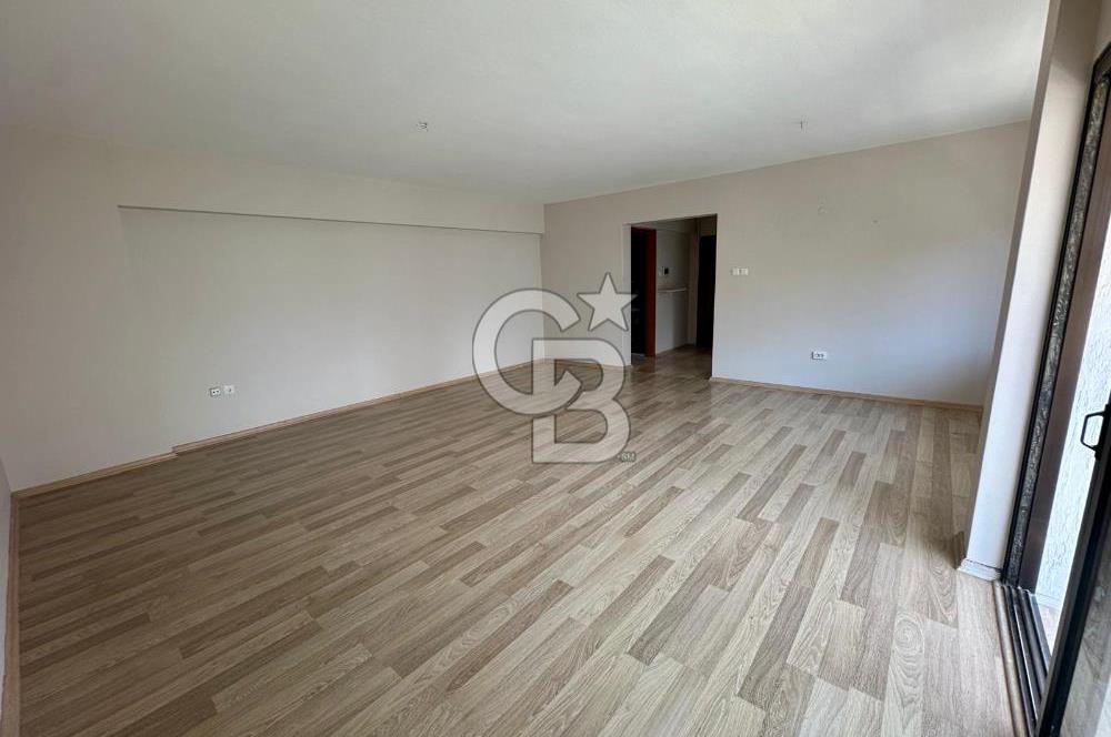 Bostanlı Merkezi Lokasyonda Sahile Yakın 3+1 Satılık Daire