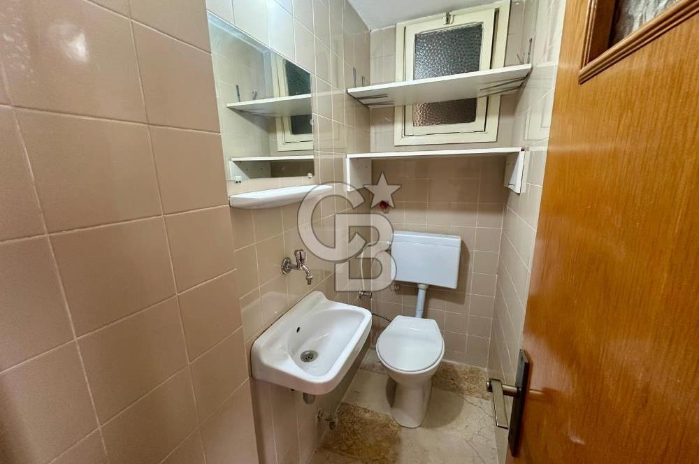 Bostanlı Merkezi Lokasyonda Sahile Yakın 3+1 Satılık Daire