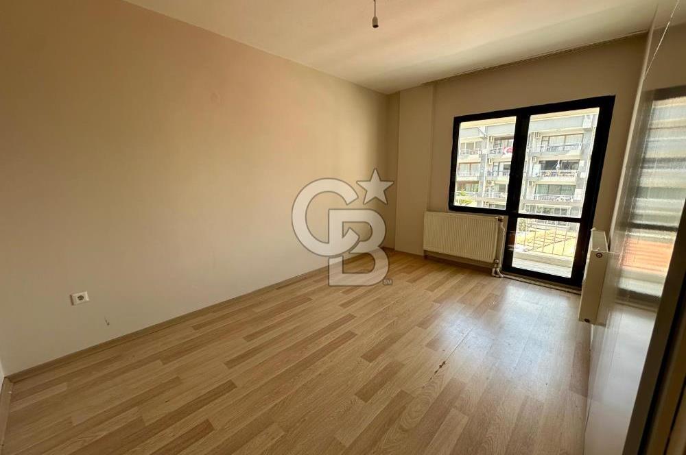 Bostanlı Merkezi Lokasyonda Sahile Yakın 3+1 Satılık Daire