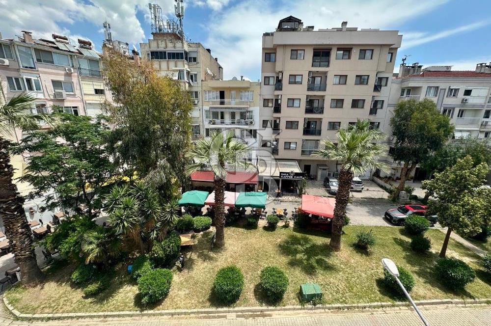 Bostanlı Merkezi Lokasyonda Sahile Yakın 3+1 Satılık Daire