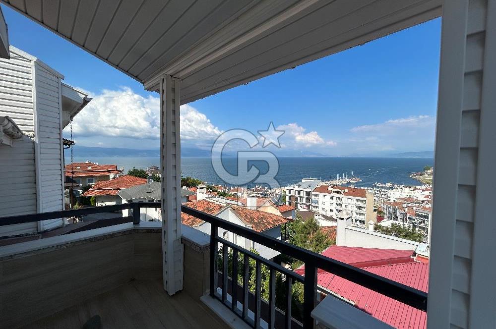 Mudanya Halitpaşa'da Deniz Manzaralı 5+1 Bahçe Tripleks