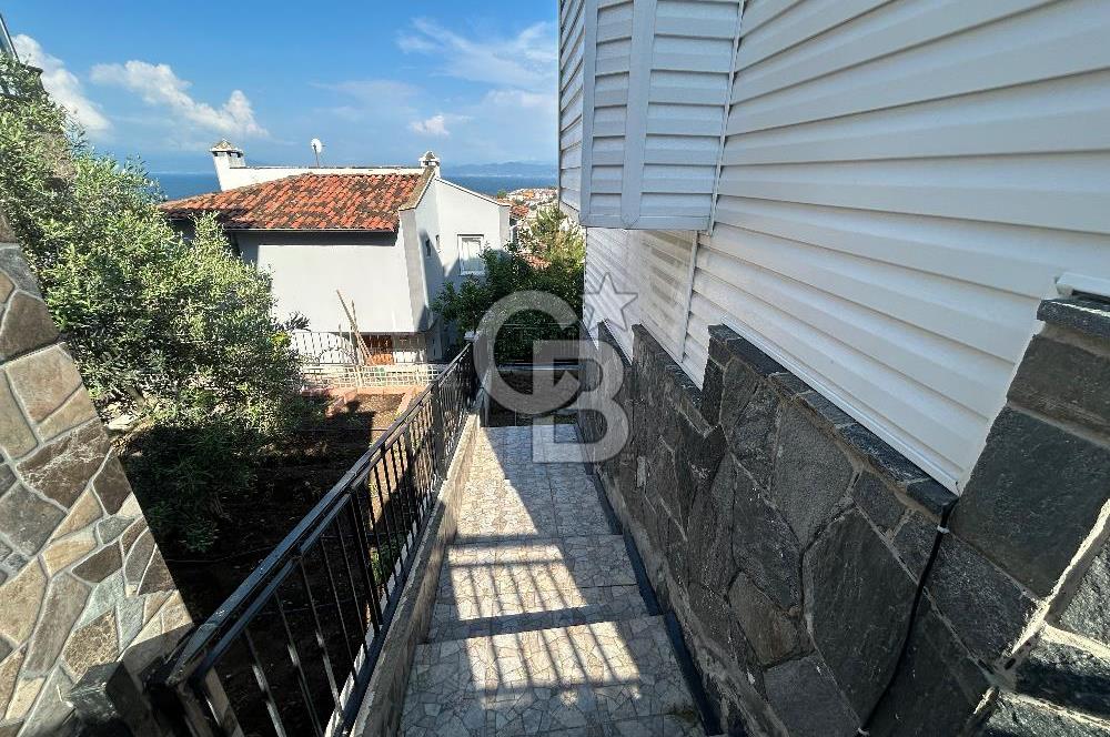 Mudanya Halitpaşa'da Deniz Manzaralı 5+1 Bahçe Tripleks