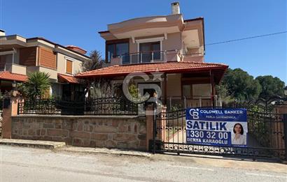 AYVALIK'TA DENİZE 30MT CUNDA'YA 2KM MESAFEDE 3+1 SATILIK VİLLA