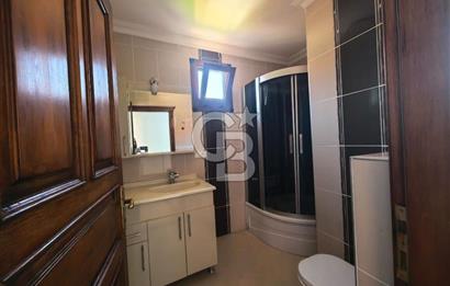 AYVALIK'TA DENİZE 30MT CUNDA'YA 2KM MESAFEDE 3+1 SATILIK VİLLA