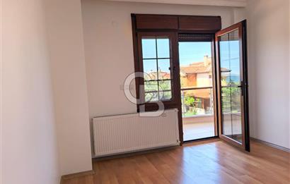 AYVALIK'TA DENİZE 30MT CUNDA'YA 2KM MESAFEDE 3+1 SATILIK VİLLA
