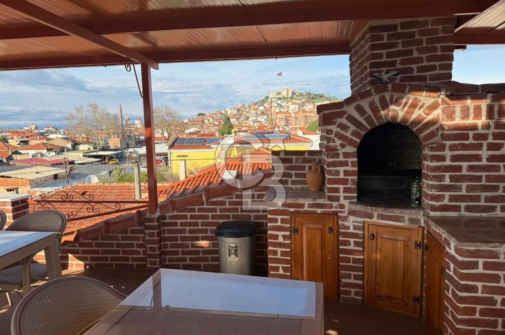 AYVALIK MACARON MAHALLESİNDE TARİHİ RUHUYLA RUHSATLI KONUK EVİ