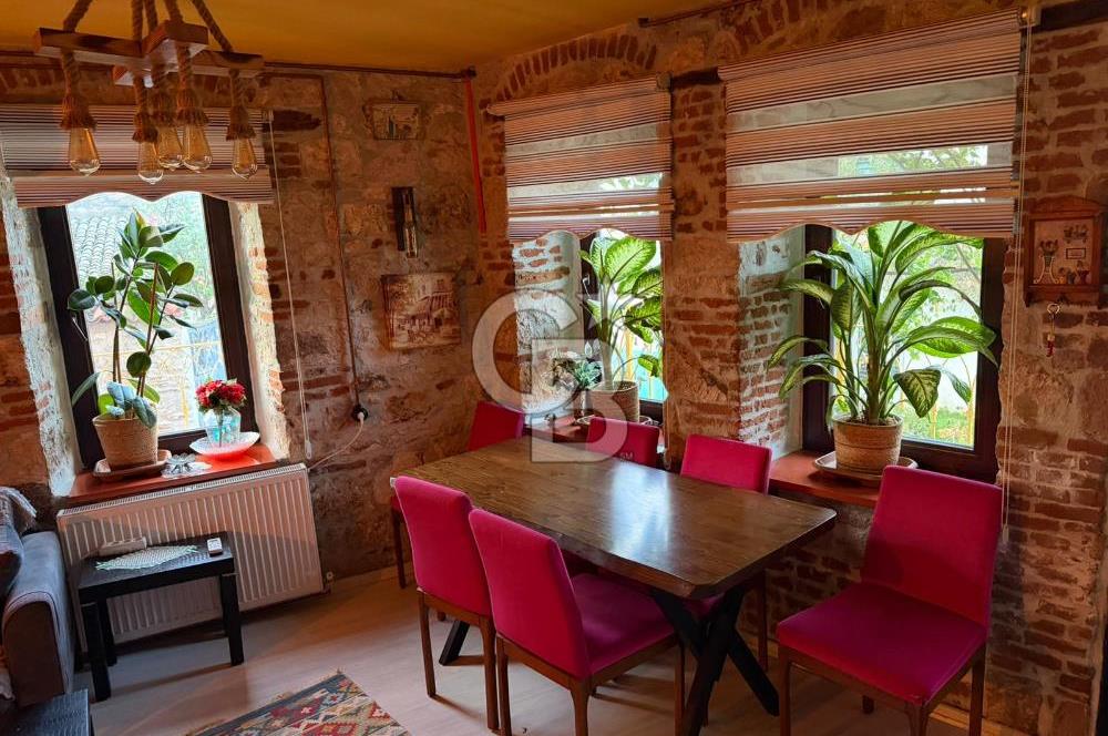 AYVALIK MACARON MAHALLESİNDE TARİHİ RUHUYLA RUHSATLI KONUK EVİ