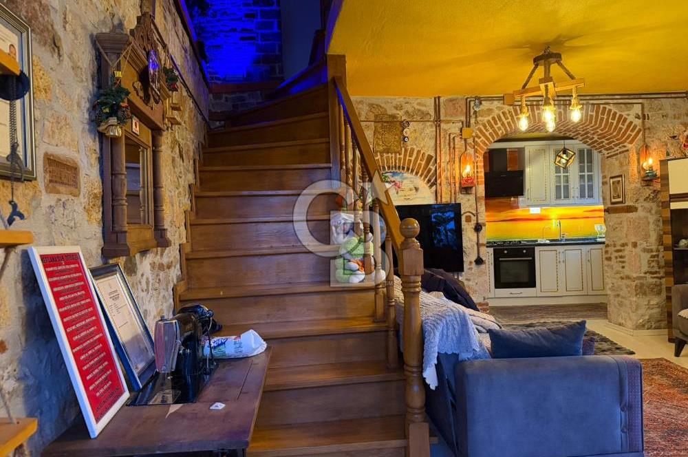 AYVALIK MACARON MAHALLESİNDE TARİHİ RUHUYLA RUHSATLI KONUK EVİ