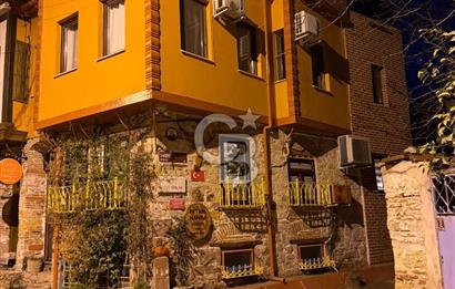 AYVALIK MACARON MAHALLESİNDE TARİHİ RUHUYLA RUHSATLI KONUK EVİ