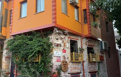 AYVALIK MACARON MAHALLESİNDE TARİHİ RUHUYLA RUHSATLI KONUK EVİ