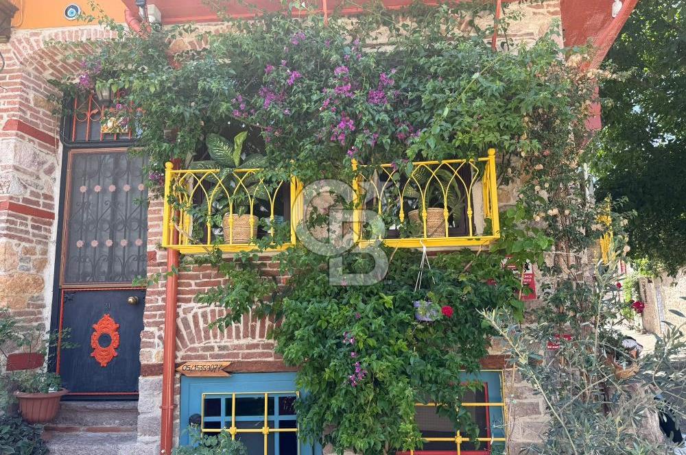 AYVALIK MACARON MAHALLESİNDE TARİHİ RUHUYLA RUHSATLI KONUK EVİ
