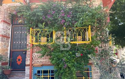 AYVALIK MACARON MAHALLESİNDE TARİHİ RUHUYLA RUHSATLI KONUK EVİ