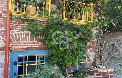 AYVALIK MACARON MAHALLESİNDE TARİHİ RUHUYLA RUHSATLI KONUK EVİ