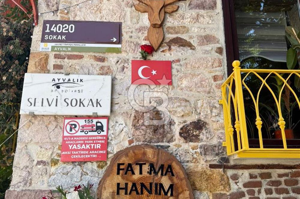 AYVALIK MACARON MAHALLESİNDE TARİHİ RUHUYLA RUHSATLI KONUK EVİ