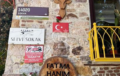 AYVALIK MACARON MAHALLESİNDE TARİHİ RUHUYLA RUHSATLI KONUK EVİ