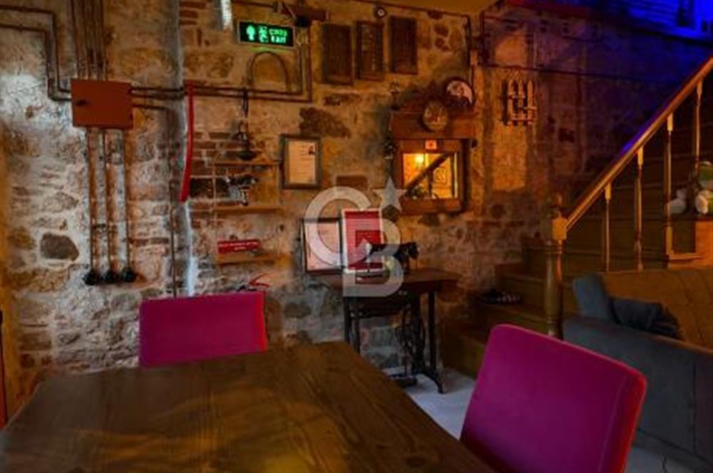 AYVALIK MACARON MAHALLESİNDE TARİHİ RUHUYLA RUHSATLI KONUK EVİ