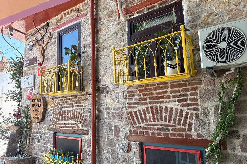 AYVALIK MACARON MAHALLESİNDE TARİHİ RUHUYLA RUHSATLI KONUK EVİ