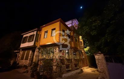 AYVALIK MACARON MAHALLESİNDE TARİHİ RUHUYLA RUHSATLI KONUK EVİ