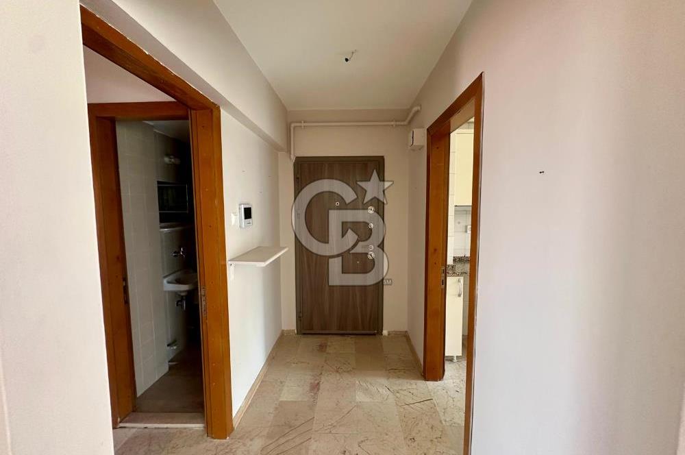 Bostanlı Merkezi Lokasyonda Sahile Yakın 3+1 Satılık Daire