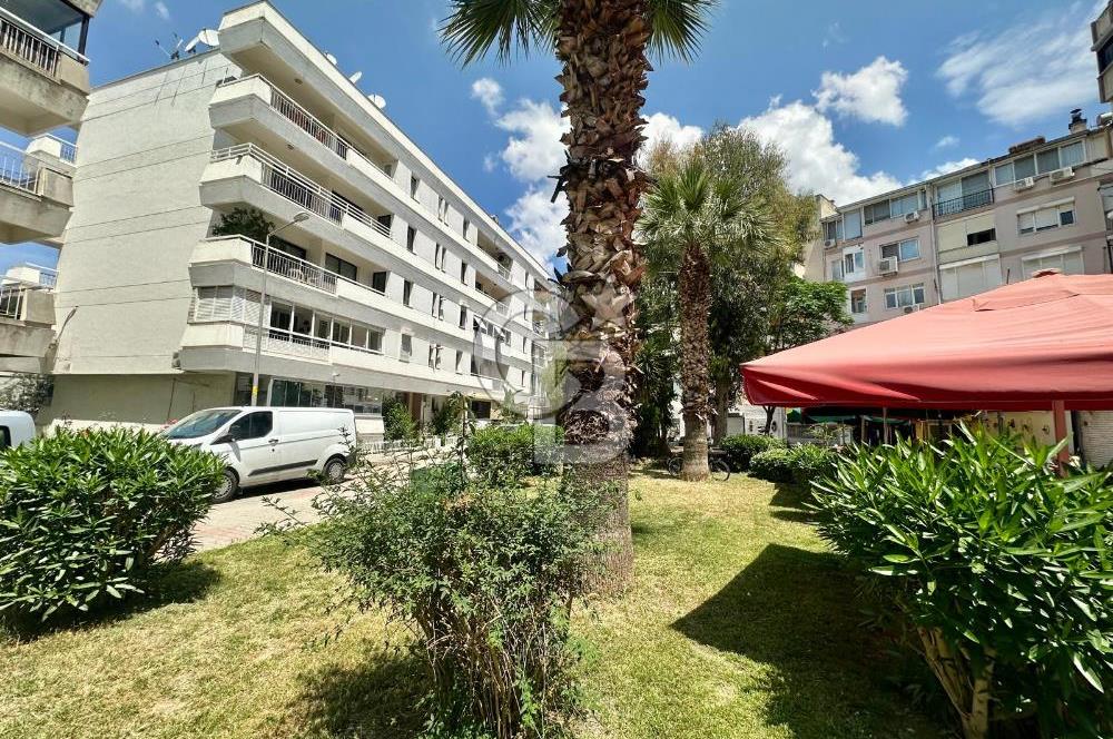 Bostanlı Merkezi Lokasyonda Sahile Yakın 3+1 Satılık Daire