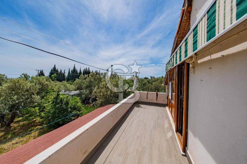 ASSOS AHMETÇE'DE DENİZE 90 m 2.698 m² BAHÇELİ ÇİFT GİRİŞLİ VİLLA