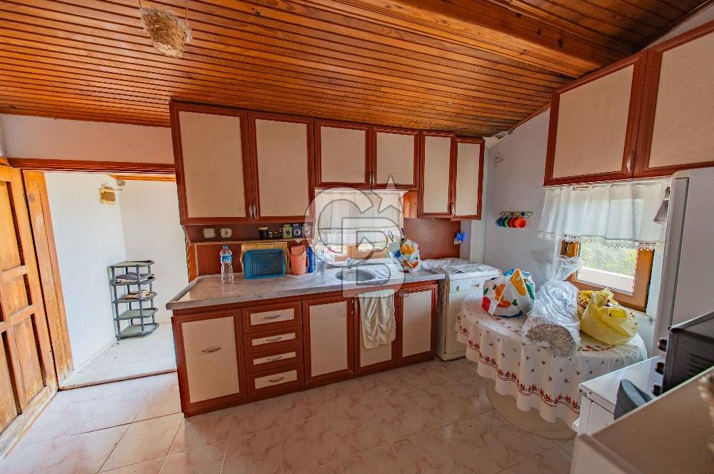 ASSOS AHMETÇE'DE DENİZE 90 m 2.698 m² BAHÇELİ ÇİFT GİRİŞLİ VİLLA