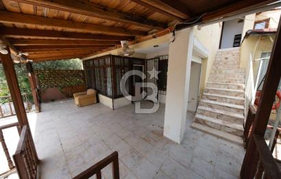 ASSOS AHMETÇE'DE DENİZE 90 m 2.698 m² BAHÇELİ ÇİFT GİRİŞLİ VİLLA