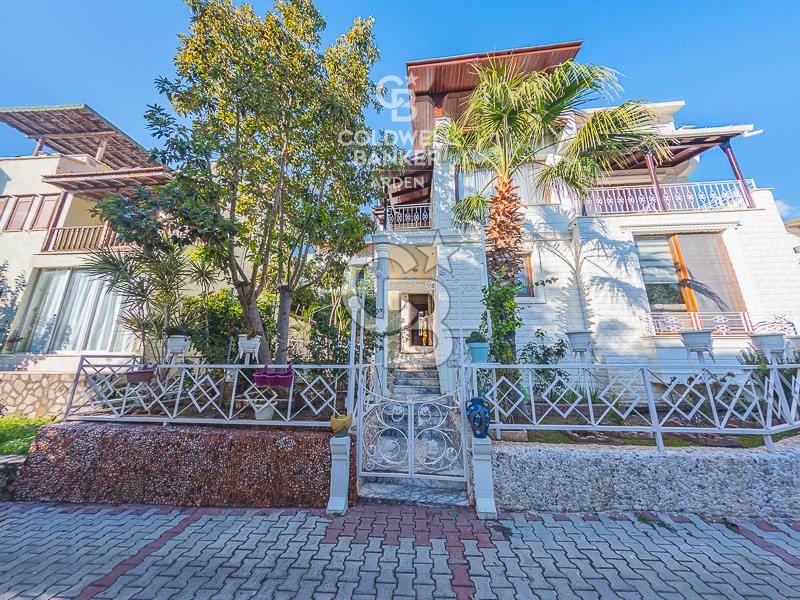 CB ARDEN'DEN KUMDAĞINDA SATILIK 5+1 VİLLA