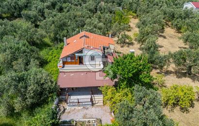 ASSOS AHMETÇE'DE DENİZE 90 m 2.698 m² BAHÇELİ ÇİFT GİRİŞLİ VİLLA