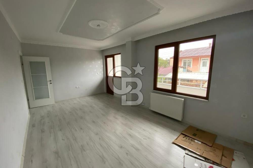 İZMİT ÇARŞI MERKEZ'DE ARA KAT 3+1 İÇİ YAPILI SATILIK DAİRE