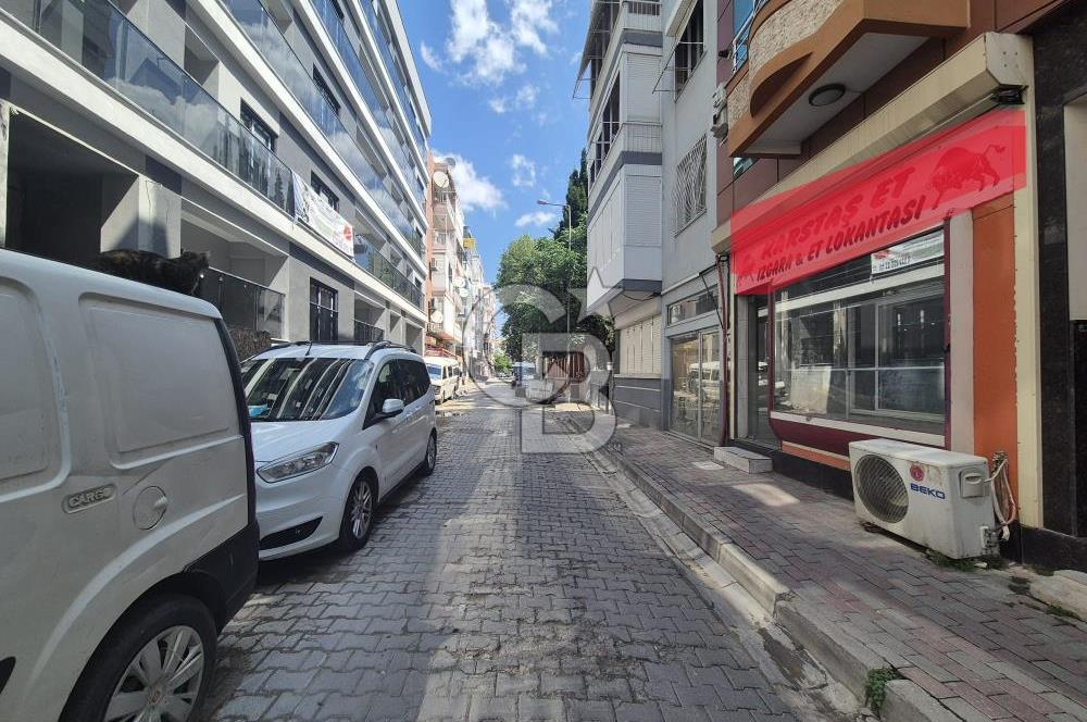 Karşıyaka Bahariye'de İşlek Sokakta Satılık Dükkan