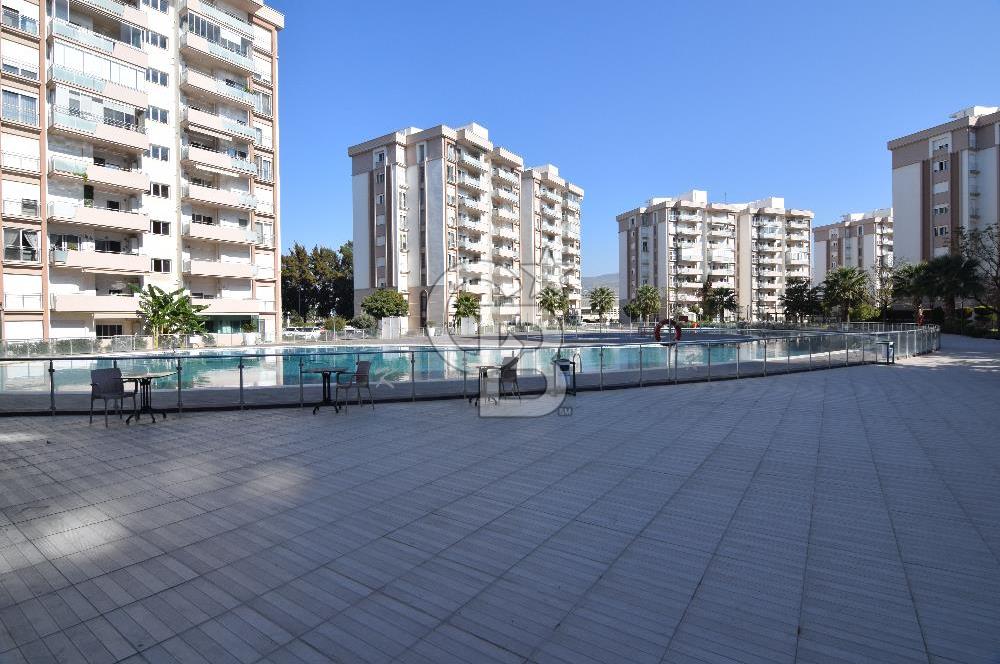 Mavişehir Karya Evleri Havuz Manzaralı Satılık 3+1 Bahçe Katı