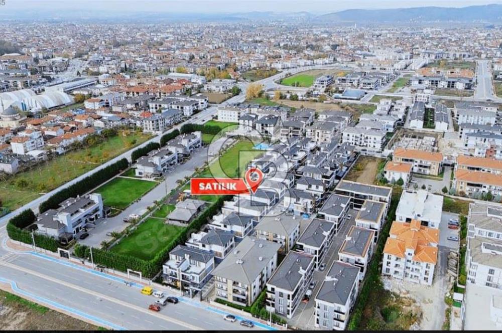 YENİ STAD BÖLGESİ TERASLI VERANDALI ULTRA LÜKS 6+1 TRİPLEX VİLLA
