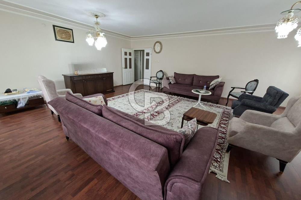 ÇİĞDEM MAHALLESİ'NDE GENİŞ VE FERAH 4+1 SATILIK DAİRE