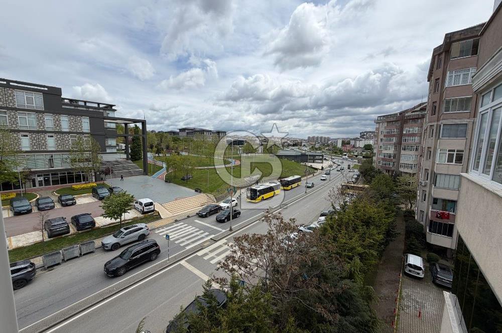 Çekmeköy Merkez Mah Armoni Sitesi 4+1 Kiralık Daire