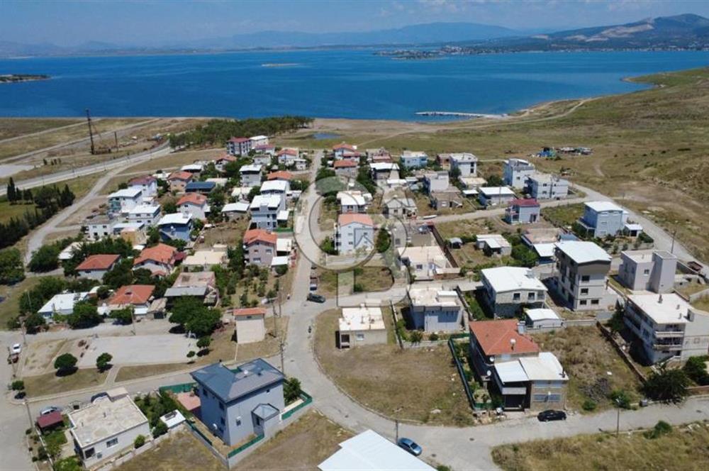 ÇALTILIDEREDE 429m2 SATILIK 4 KAT İMARLI ARSA