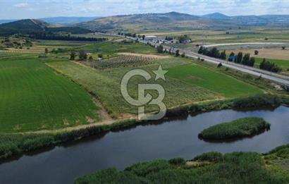 YALI MAHALLESİ ADACIK MEVKİNDE 7358m2 TEK TAPU YOLA CEPHE
