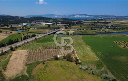 YALI MAHALLESİ ADACIK MEVKİNDE 7358m2 TEK TAPU YOLA CEPHE