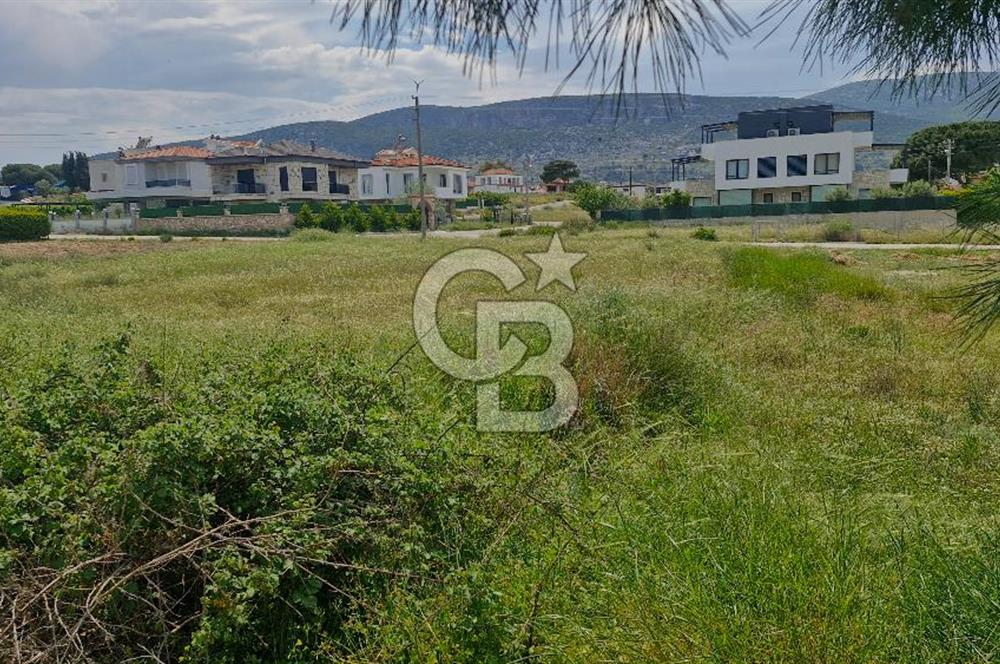 Mordoğan Merkez'de Önü Kapanmaz 300m² Köşe Villa Parseli