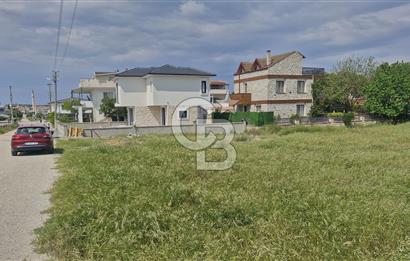 Mordoğan Merkez'de Önü Kapanmaz 300m² Köşe Villa Parseli