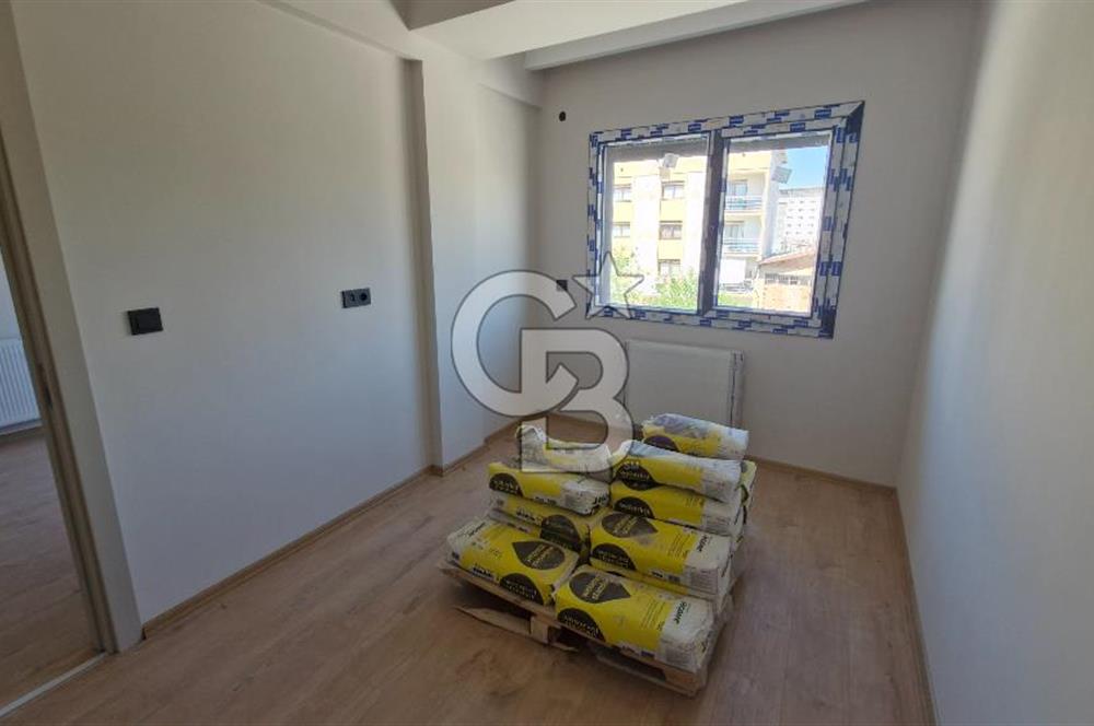 İzmir Çiğli Harmandalı' da Oturuma Hazır 1+1 Satılık Daire CB PH