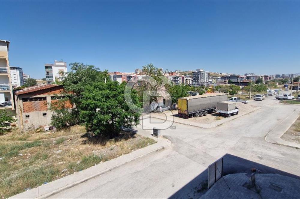 İzmir Çiğli Harmandalı' da Oturuma Hazır 1+1 Satılık Daire CB PH