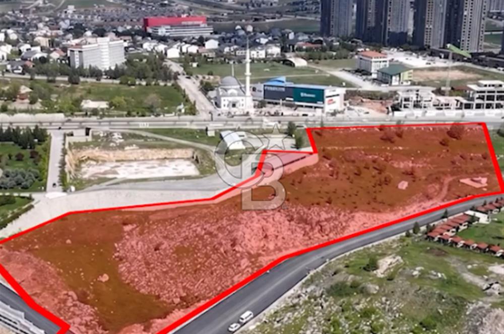 İNCEK'İN KALBİNDE EMSALSİZ KONUMDA CADDE CEPHELİ ARSA