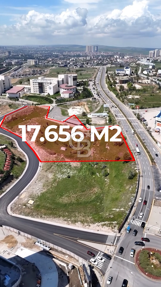 İNCEK'İN KALBİNDE EMSALSİZ KONUMDA CADDE CEPHELİ ARSA