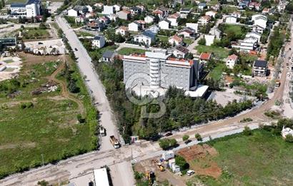 İNCEK'İN KALBİNDE EMSALSİZ KONUMDA CADDE CEPHELİ ARSA