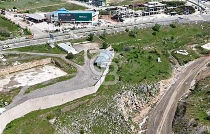 İNCEK'İN KALBİNDE EMSALSİZ KONUMDA CADDE CEPHELİ ARSA