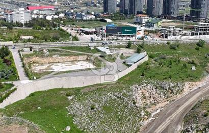İNCEK'İN KALBİNDE EMSALSİZ KONUMDA CADDE CEPHELİ ARSA