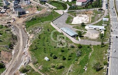 İNCEK'İN KALBİNDE EMSALSİZ KONUMDA CADDE CEPHELİ ARSA