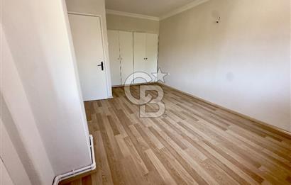 URLA İSKELE TAM MERKEZİNDE KİRALIK DENİZE 100MT 3+1 MÜSTAKİL EV