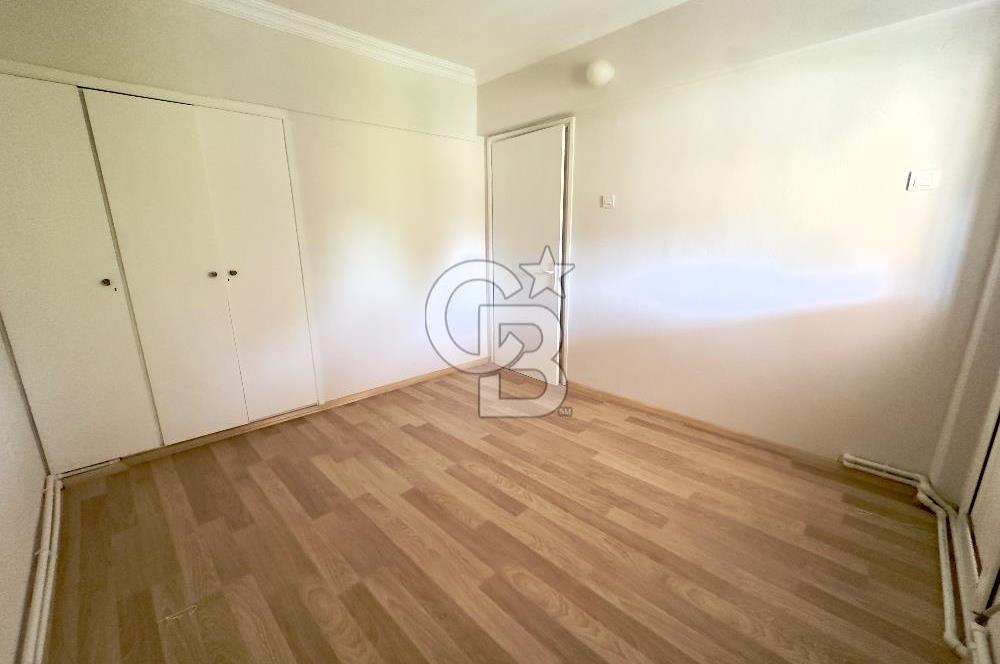 URLA İSKELE TAM MERKEZİNDE KİRALIK DENİZE 100MT 3+1 MÜSTAKİL EV